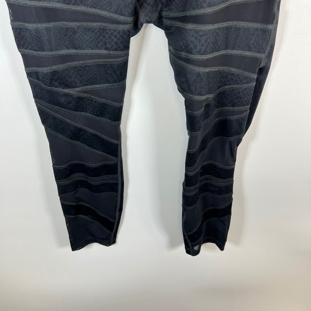 Lululemon High Times Pant Tech Mesh Black Snake Print High Rise 7/8 Length Sz 10 - Picture 3 of 9